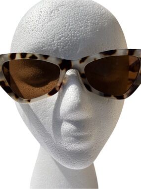 Stylish Tortoise Cat Eye Sunglasses - Amber Lenses Bold Statement Eyewear NWOT